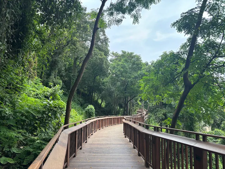 Mumbai Day Out (Walkeshwar & Malabar Hill) - Image 2